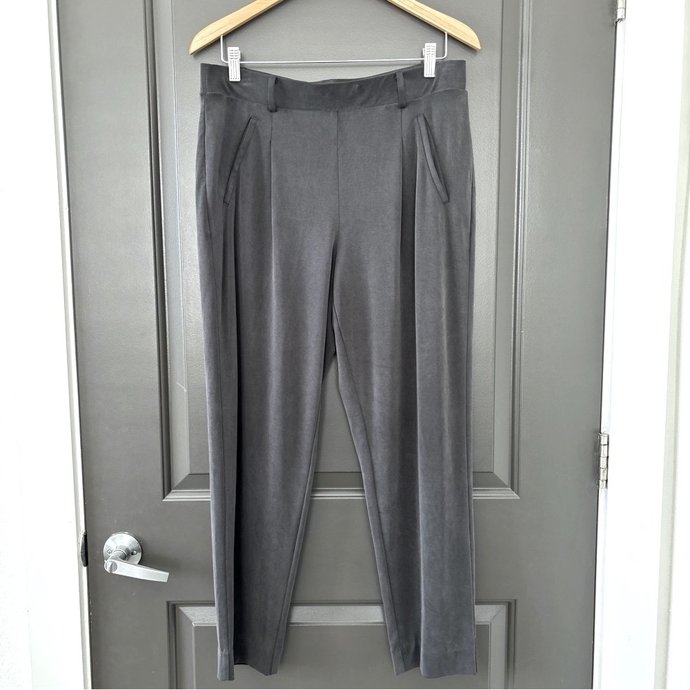 White House Black Market The Tapered Ankle Pants Dark Grey Size M
